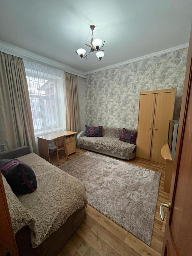 Apartments On Mustafa Ozturk Almaty Esterno foto
