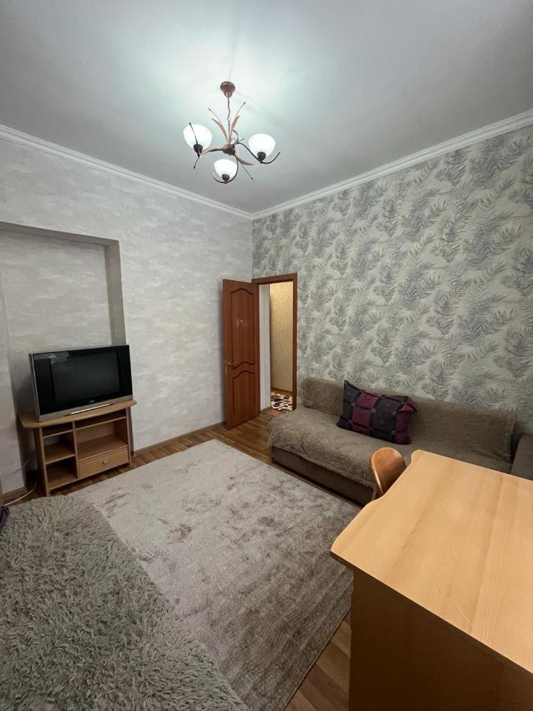 Apartments On Mustafa Ozturk Almaty Esterno foto