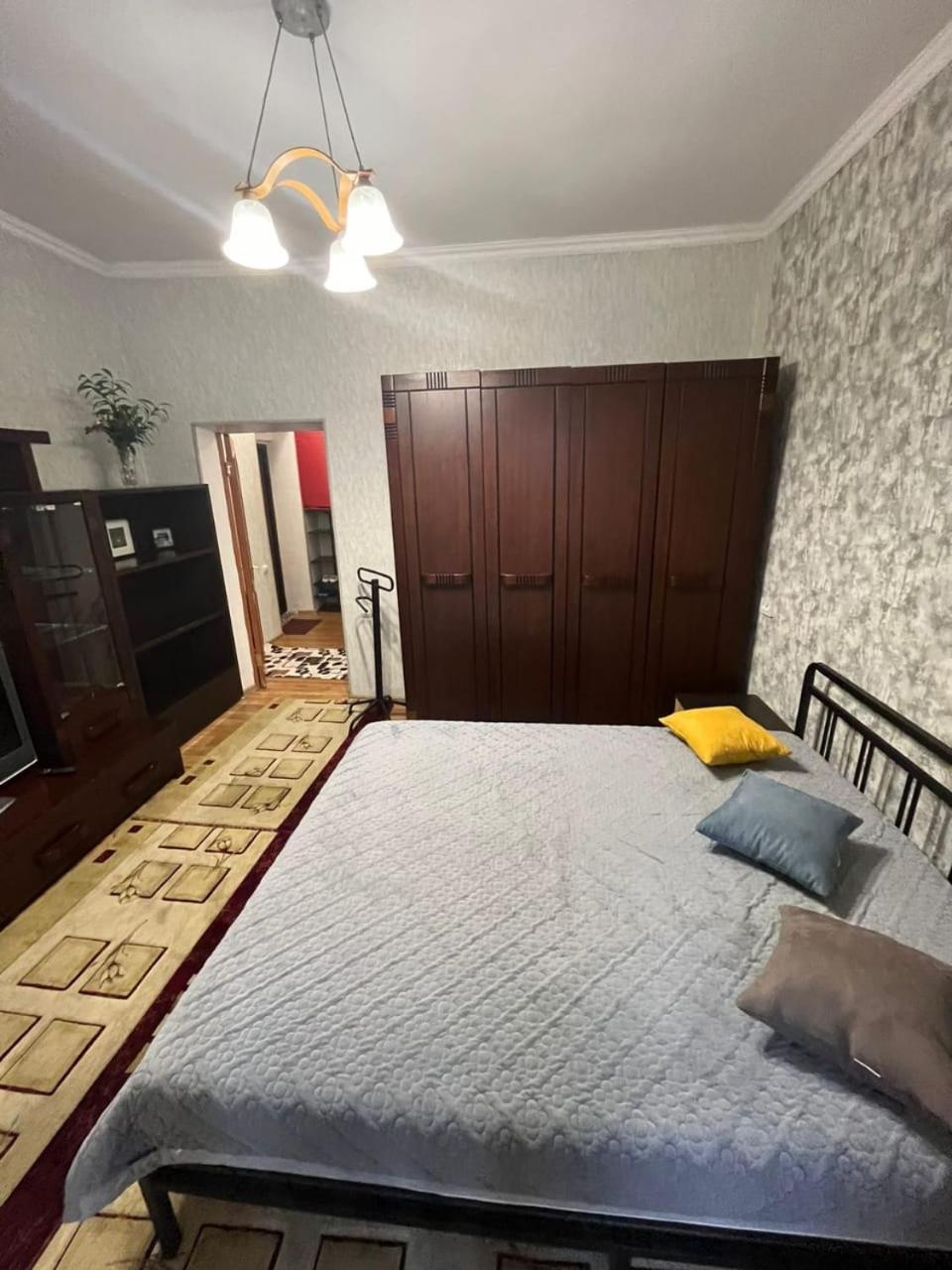 Apartments On Mustafa Ozturk Almaty Esterno foto