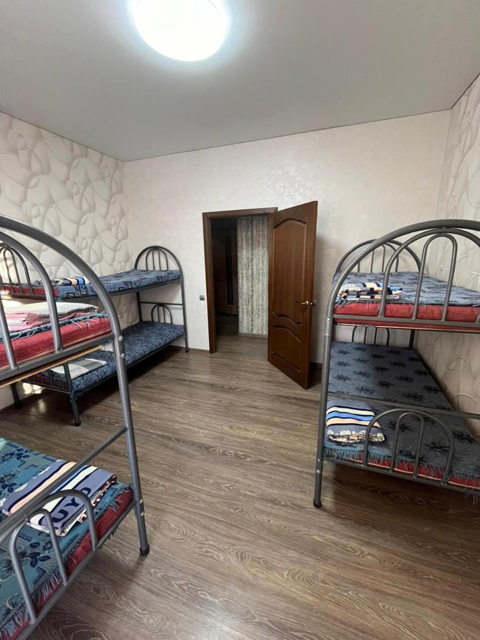Apartments On Mustafa Ozturk Almaty Esterno foto