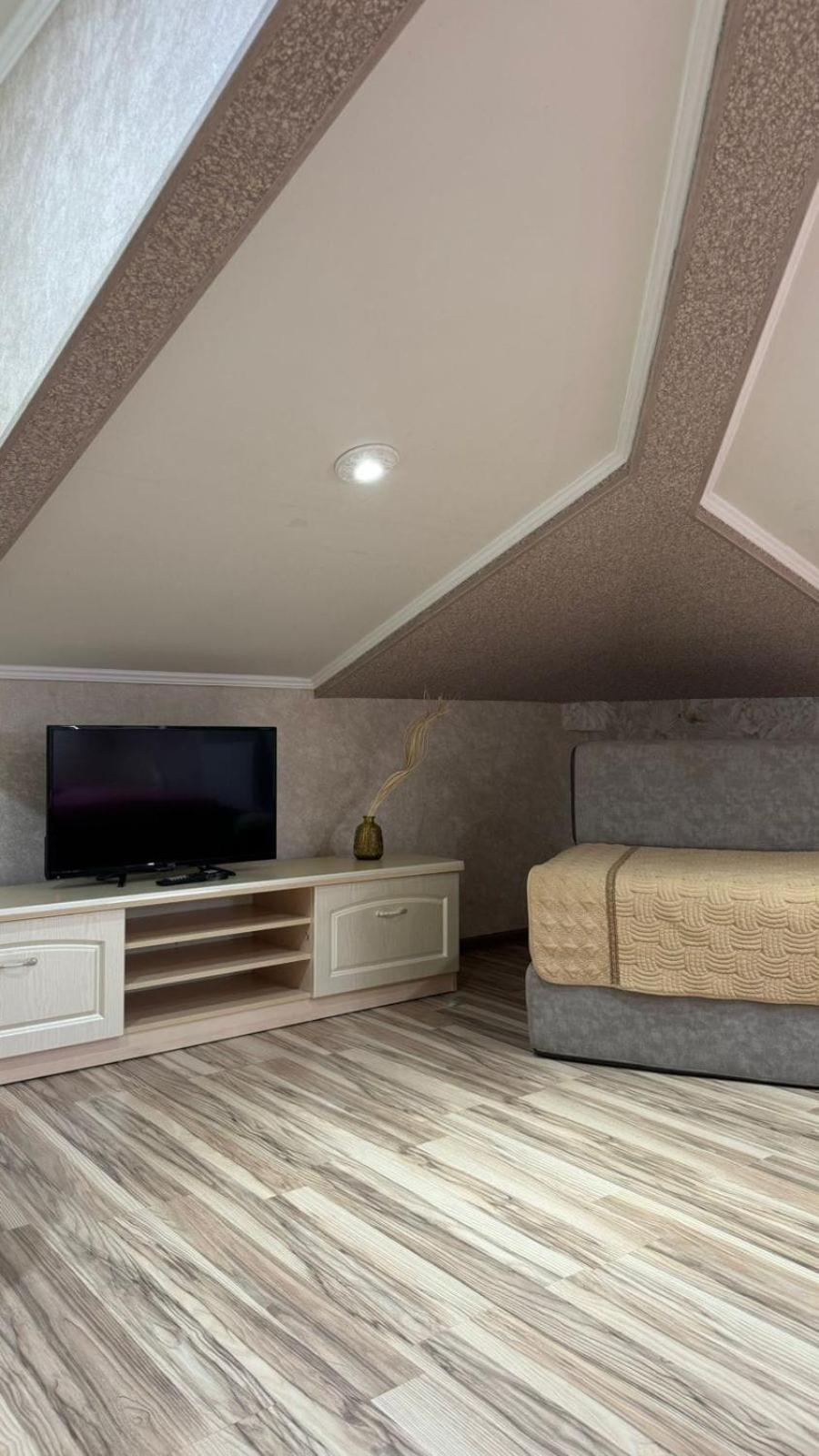 Apartments On Mustafa Ozturk Almaty Esterno foto