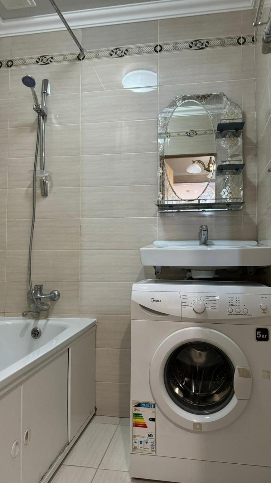 Apartments On Mustafa Ozturk Almaty Esterno foto